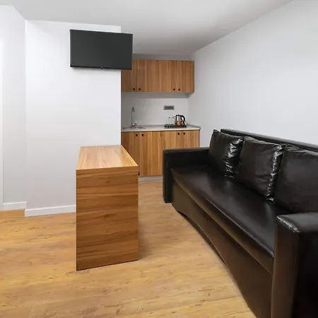 Hotel & Close To Old Town 3*