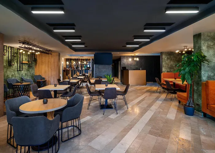 酒店 Labirint Location