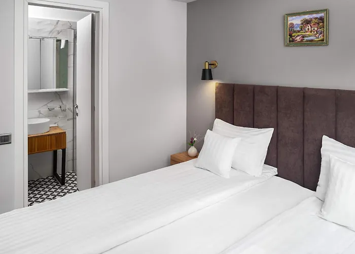 Labirint Location Hotel