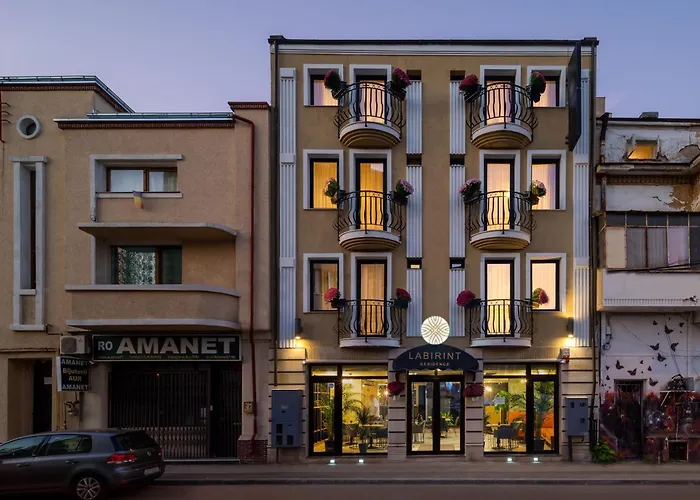 Labirint Location Hotel