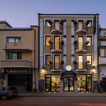 Labirint Location Szálloda