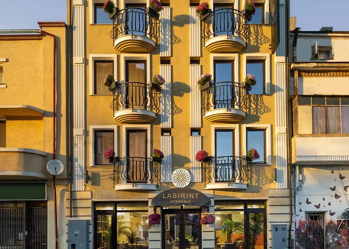 Hotel & Close To Old Town Bucarest